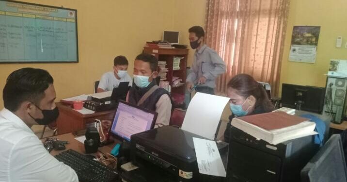 Kades Waluya Kecamatan Kutawaluya Karawang, Dilaporkan Kepolisi, Aniaya 3 Wartawan ?