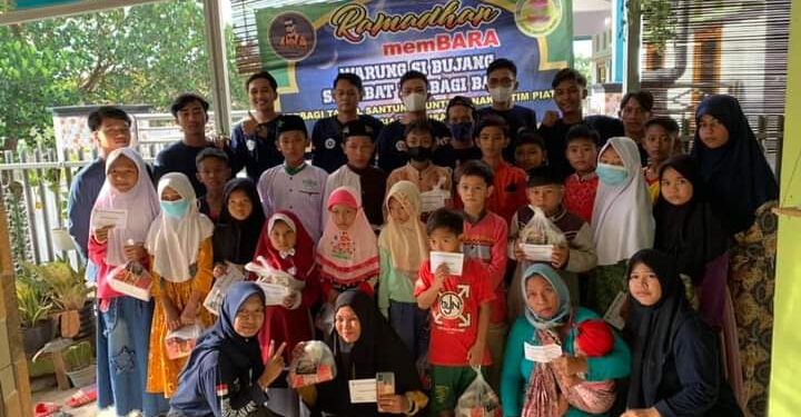 BARA Bersama Warung Si Bujang Berikan Santunan dan Takjil Untuk Yatim Duafa di Desa Kediri Binong