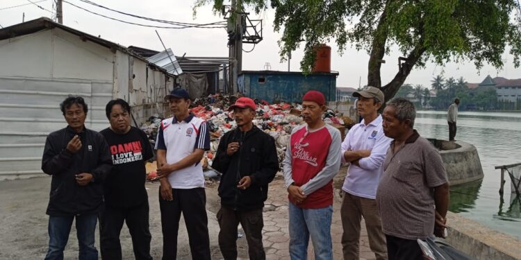 Warga Kampung Lio Minta Pemkot Depok Untuk Segera Angkut Sampah