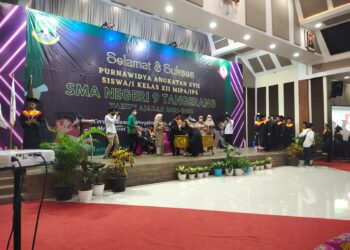 Purna Widya Siswa/Siswi Kelas XII Angkatan XVII SMAN 9 Kota Tangerang Berlangsung Meriah Dan Khidmat
