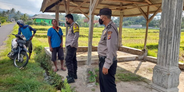 Giatkan Patroli  Sambang Lembur Tohaga Kampung Tangguh di Wilkum Polsek Mandirancan