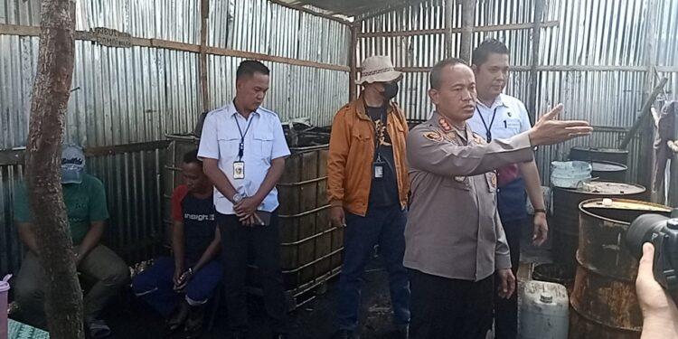 Personil Sat Reskrim Polrestabes Palembang Melakukan Penangkapan 4 (Empat) Pelaku Minyak Illegal