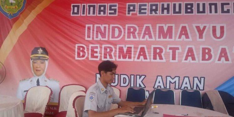 Manjakan Pemudik Dengan WiFi Gratis di Posko Penghitung Arus Mudik Indramayu