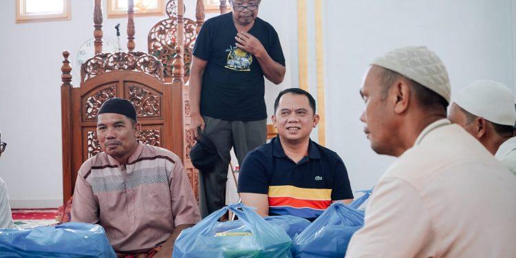 Pemerintah Kabupaten Labuhanbatu Memberikan PaketTtakjil ke Beberapa Mesjid di Labuhanbatu