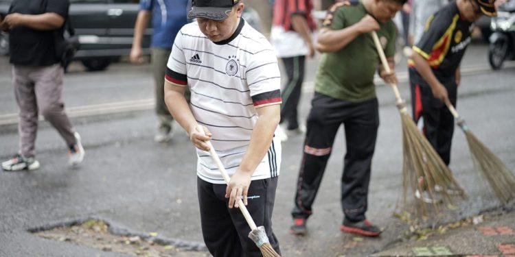 Bupati dan Wakil Bupati Labuhanbatu Hadiri Pencanangan Jum.at Bersih