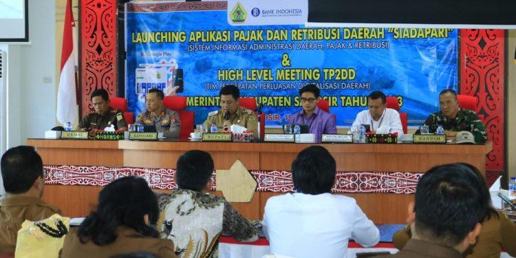 Bupati Samosir Launching Aplikasi Pajak dan Retribusi Daerah SIADAPARI