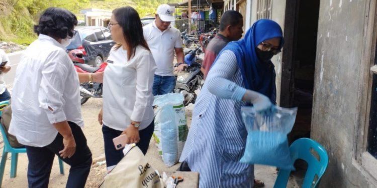 Terkait Bantuan Pupuk Bermasalah, Pemkab Samosir Respon Cepat Tanggap Keluhan Petani