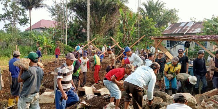 Pemdes Babakan Bogor Realisasikan Bedah Rumah 1 Unit 10 JT Dari Dana Desa, Masyarakat Sangat Senang