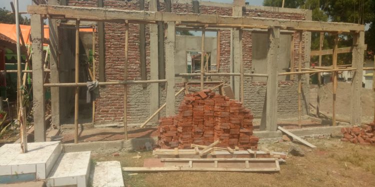 Proyek di SDN Balewinaya Purwadadi Diduga Matrial Tidak Sesuai Spek, Pelaksana CV. Panata Nusantara