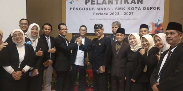 Kepengurusan MKKS SMK Kota Depok Masa Bakti 2023-2027 Resmi Dilantik Kepala KCD