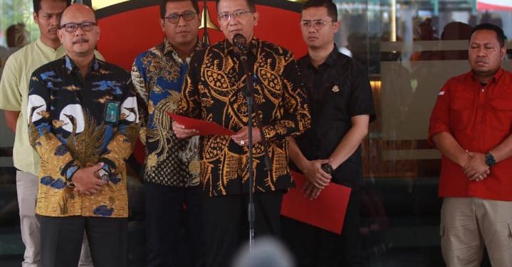 Terima 40 Milyar Kejagung Tetapkan Pejabat BPK AQ Sebagai Tersangka Kasus BAKTI Kemenkominfo