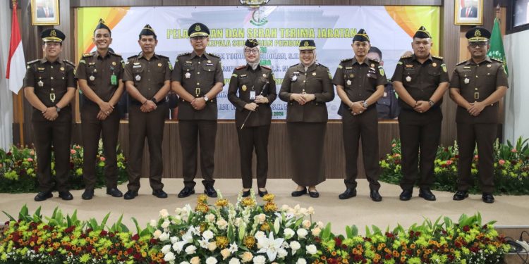 Kajari Depok Silvi Desti Rosalina Pimpin Langsung Sertijab Kasubagbin Dan Kasi Datun