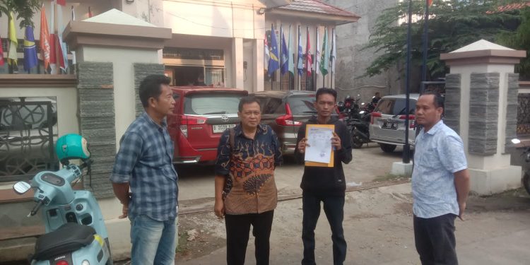 Bupati Indramayu Nina Agustina Hibahkan 1 Unit Mobil Ambulans Buat Yayasan Kematian Jaya Eretan