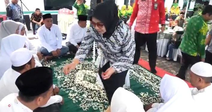 PLT Bupati Labuhanbatu Hadiri Acara Tepung Tawar Kepada Jemaah Calon Haji