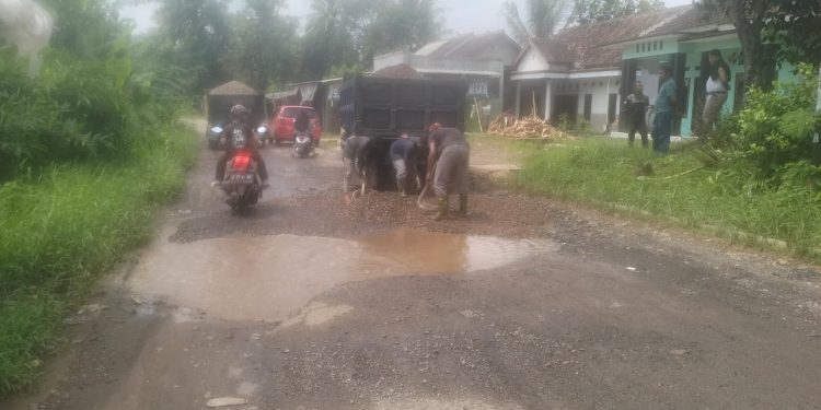 Rekonstruksi Ruas Jalan Baros Petir Rp. 17 Miliar Lebih,  Diduga Menyalahi Kontak, Berpotensi Merugikan Negara