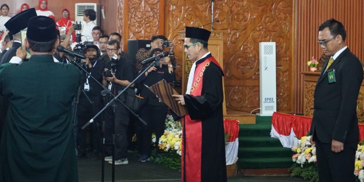 Ketua PN Depok Ambil Sumpah Jabatan 50 Anggota DPRD Kota Depok