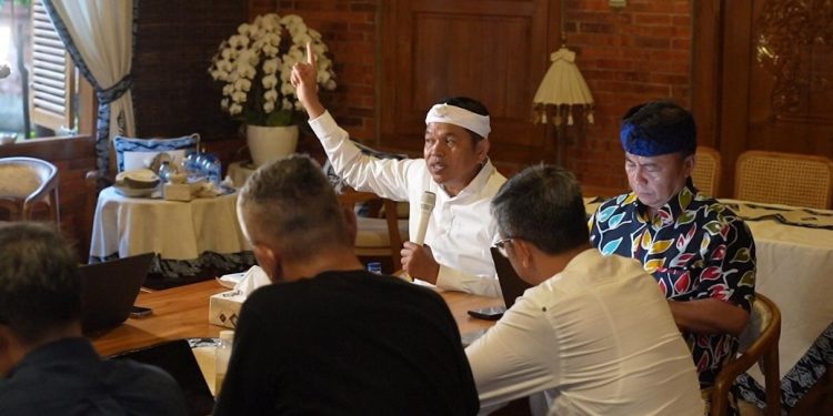 Pj.Bupati Subang Hadiri Pertemuan Dengan Gubernur Terpilih KDM Di  Lembur Pakuan