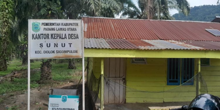 Kepala  Desa Sunut Kecamatan Dolok Sigompulon Kabupaten Paluta Diduga Korupsi Dana Desa, Tidak Pernah Terlihat Ada di Kantor Desa
