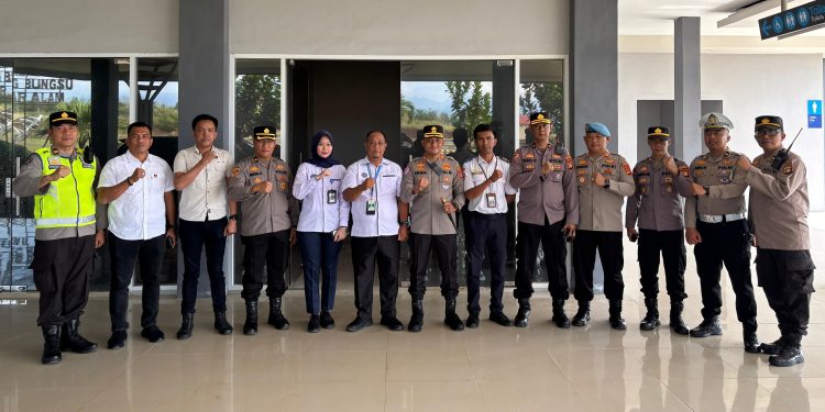 Ada Apa, Kapolres Pagar Alam Erwin Aras Genda Turun Langsung Ke Bandara Atung Bungsu Kota Pagar Alam