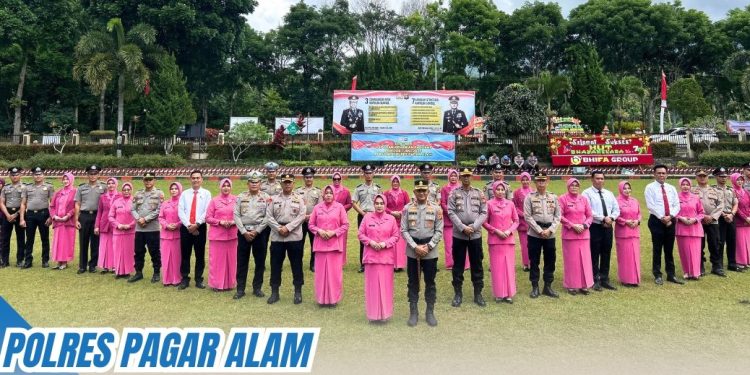 Kapolres Pagar Alam Erwin Aras Genda Mengapriasiasi 12 Personil Atas Kenaikan Pangkat