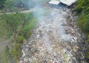 Pejabat Seakan Bungkam, Warga Desa Ngringo RT 005, Karanganyar Keluhkan Limbah Sampah