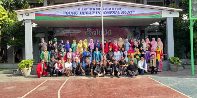 SMAN 3 Kota Tangerang Peringati Hari Guru Nasional 2025