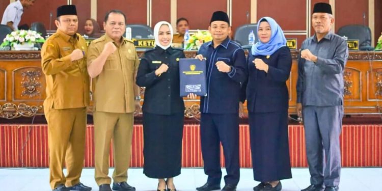 Bupati Labuhan Batu Hadiri Raperda di Kantor DPRD  Bahas Tentang APBD  tahun 2026