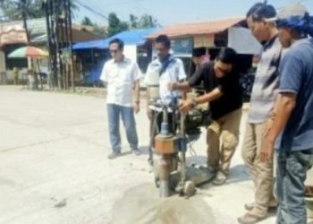Di Jalan Siliwangi, DPUPR Lebak Lakukan Pengambilan Sampel Didampingi Kejaksaan Rangkasbitung